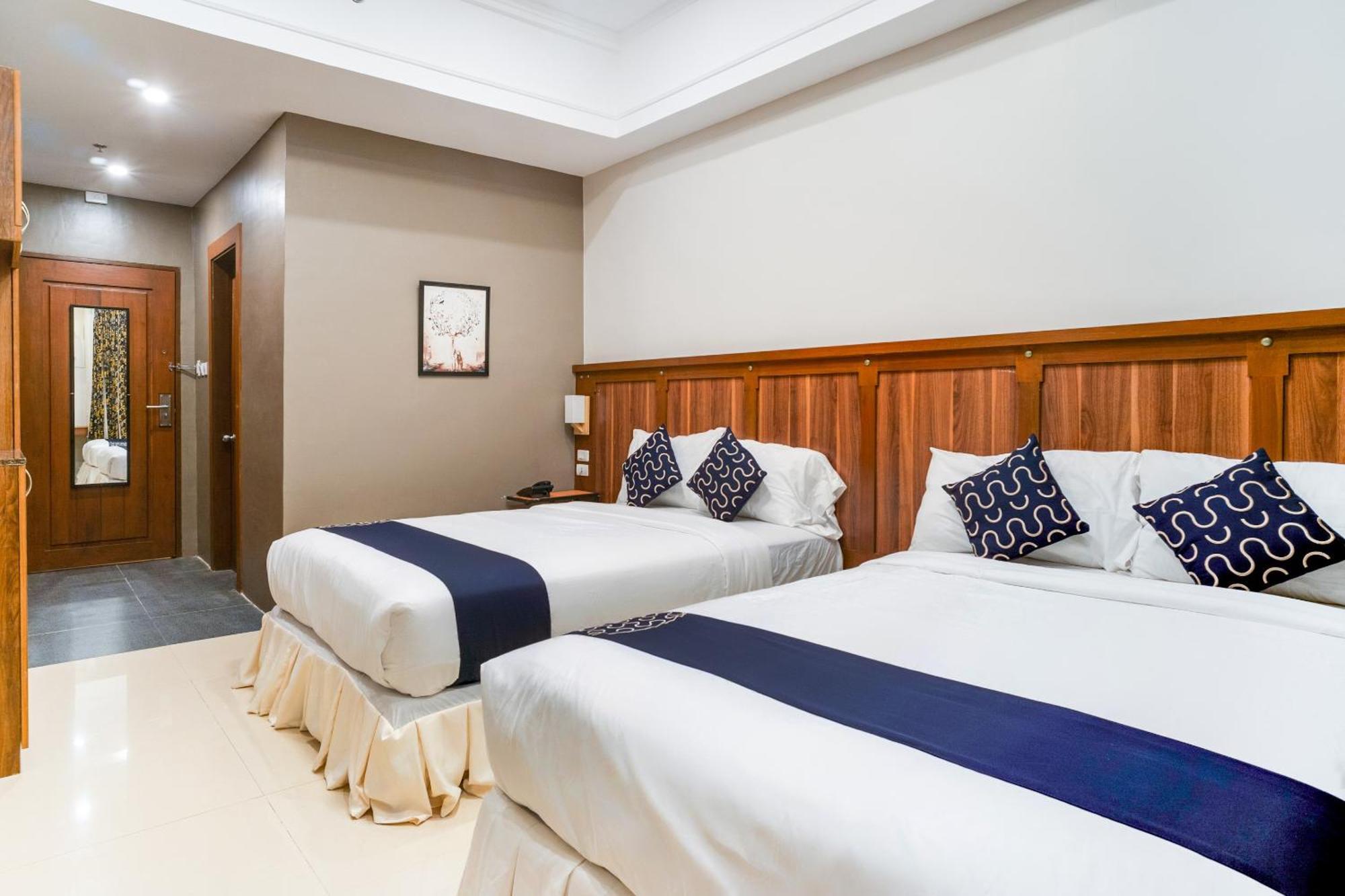 Capital O 460 World Palace Hotel Davao City Esterno foto