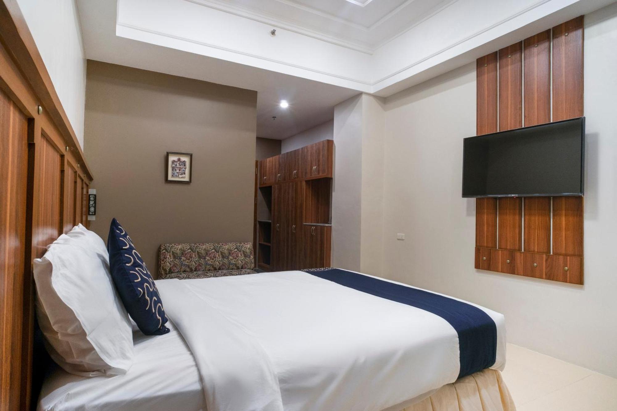 Capital O 460 World Palace Hotel Davao City Esterno foto