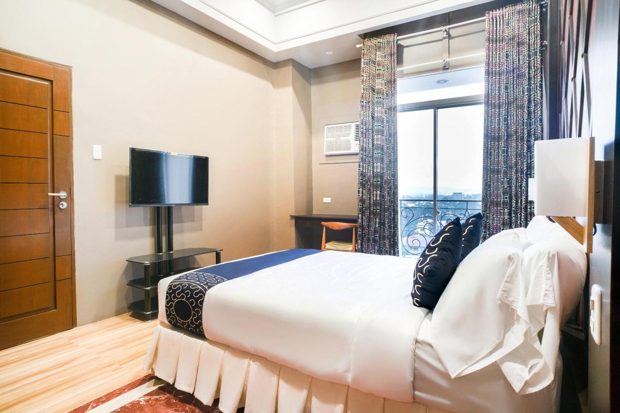 Capital O 460 World Palace Hotel Davao City Esterno foto