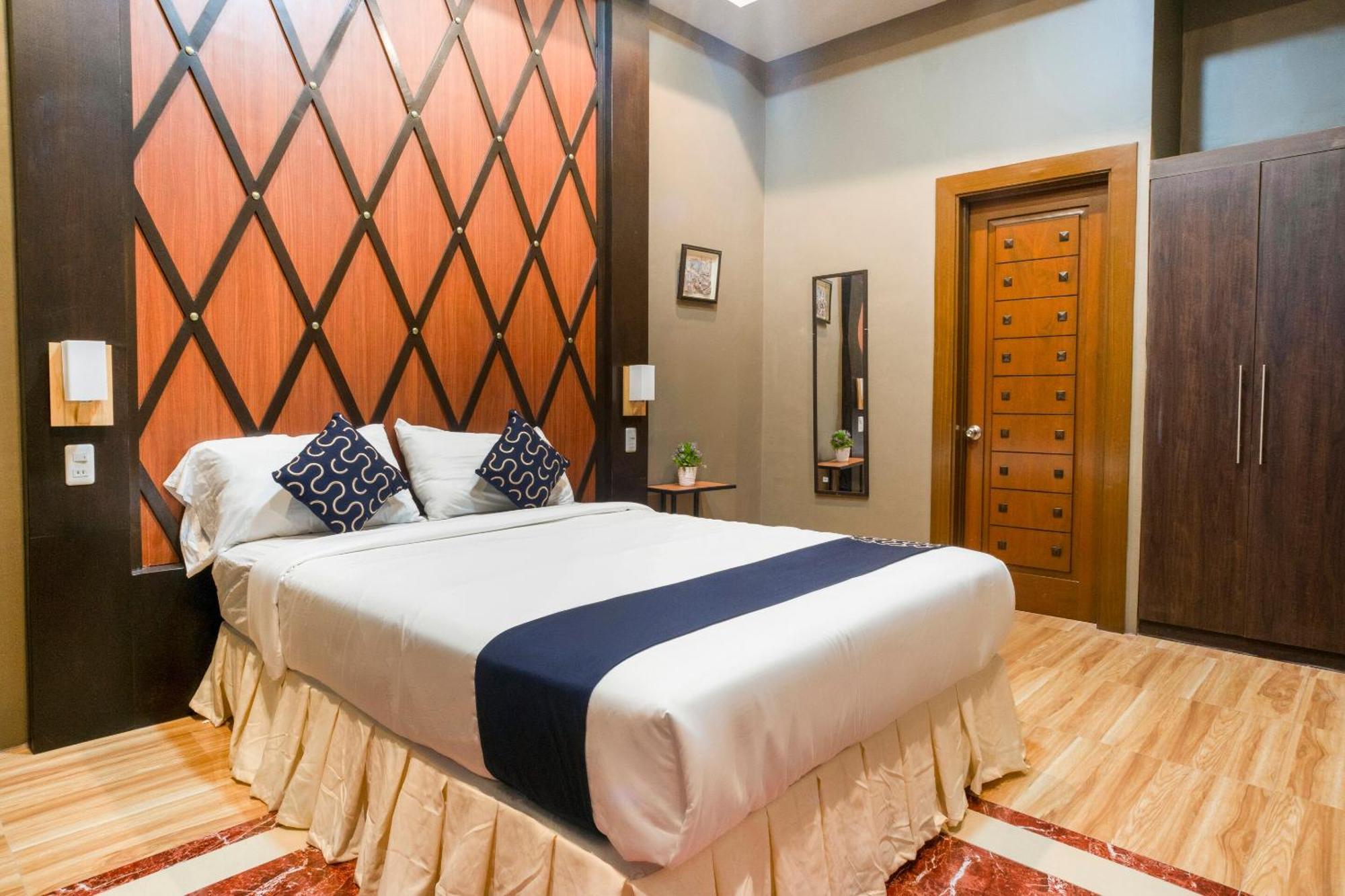 Capital O 460 World Palace Hotel Davao City Esterno foto