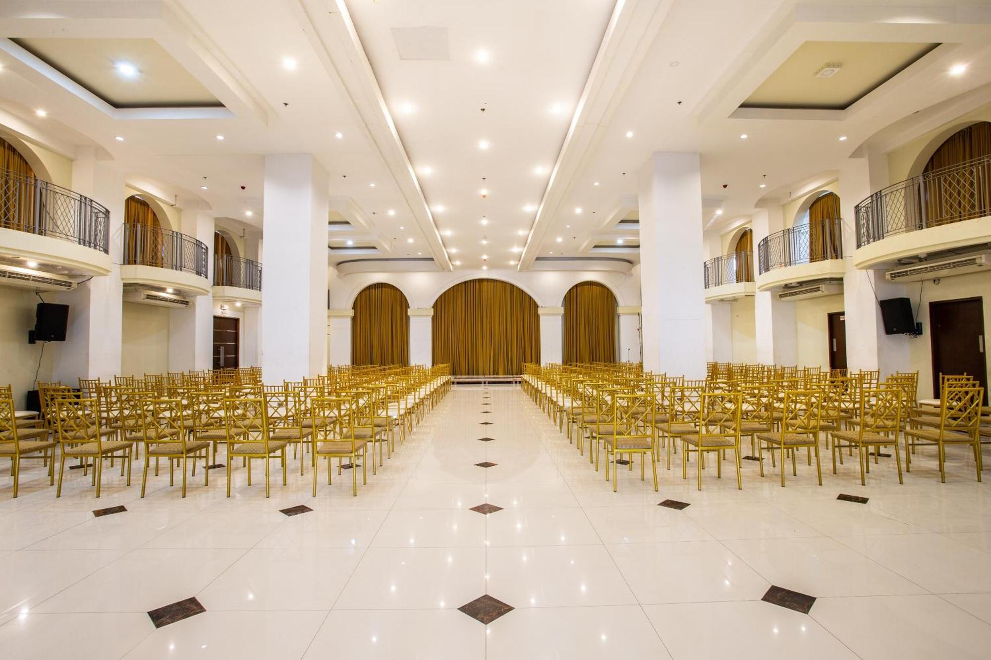Capital O 460 World Palace Hotel Davao City Esterno foto