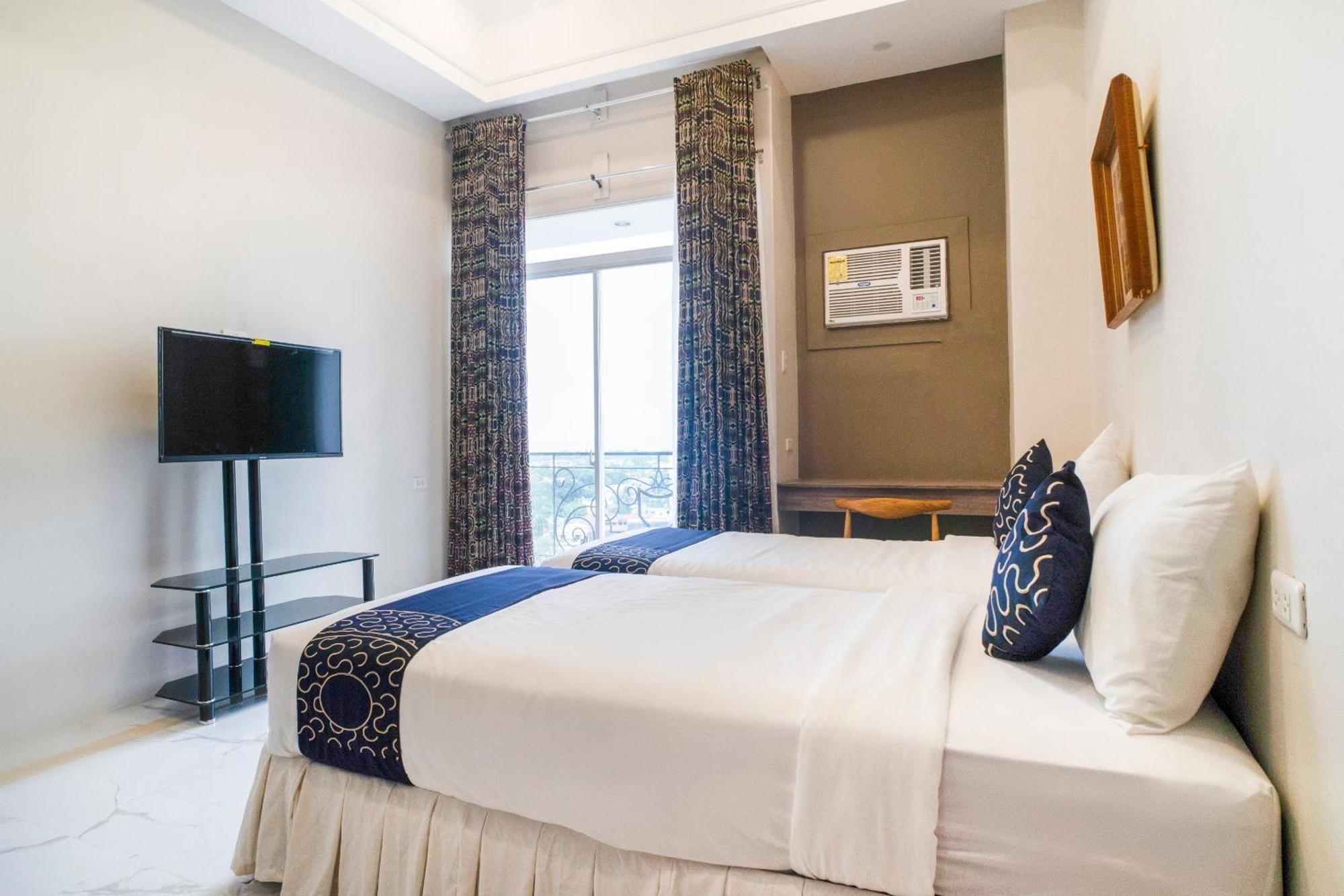 Capital O 460 World Palace Hotel Davao City Esterno foto