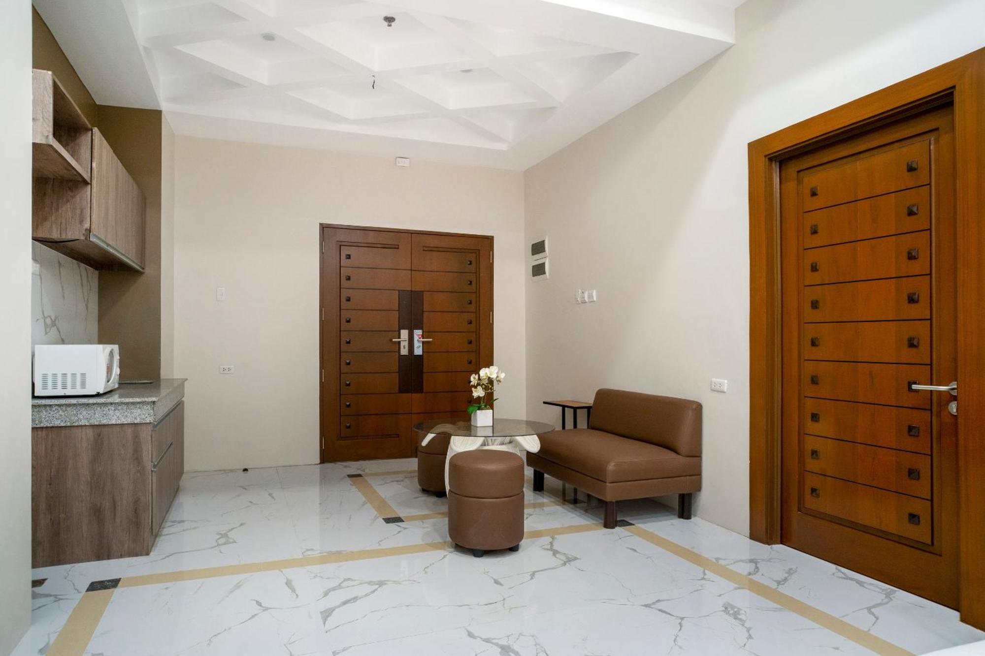 Capital O 460 World Palace Hotel Davao City Esterno foto