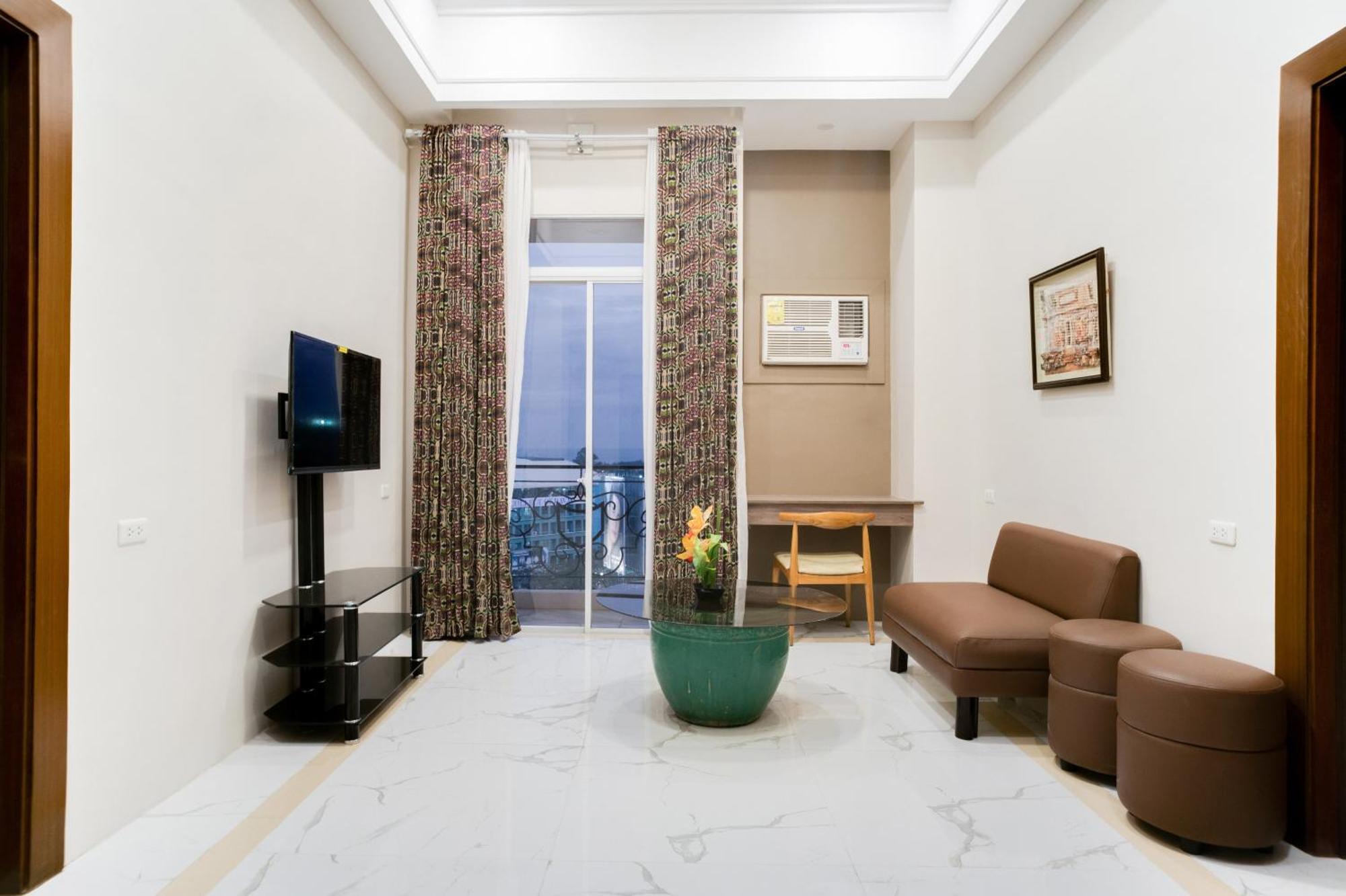 Capital O 460 World Palace Hotel Davao City Esterno foto