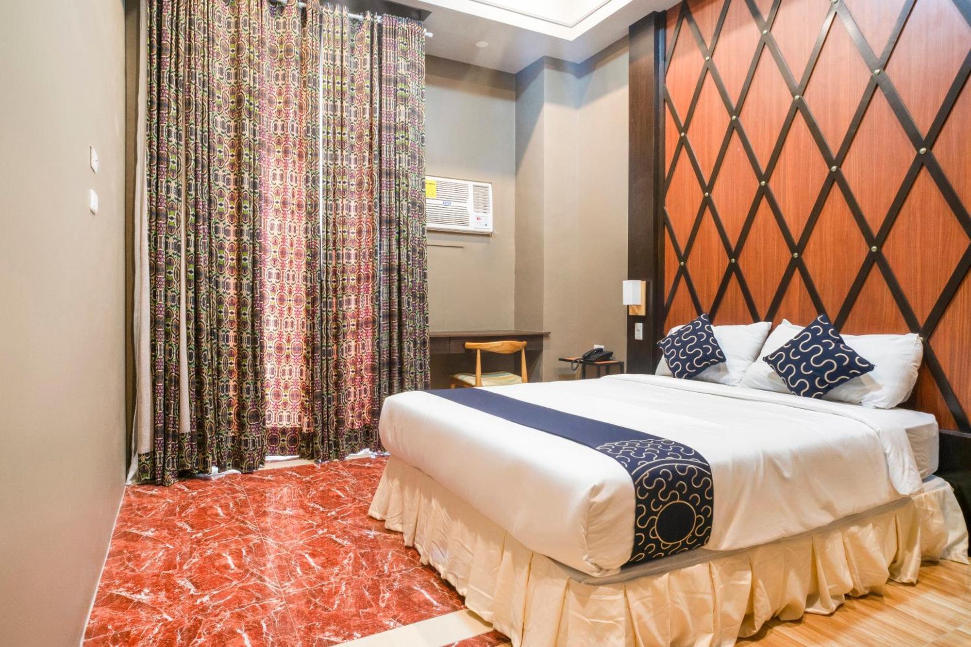 Capital O 460 World Palace Hotel Davao City Esterno foto